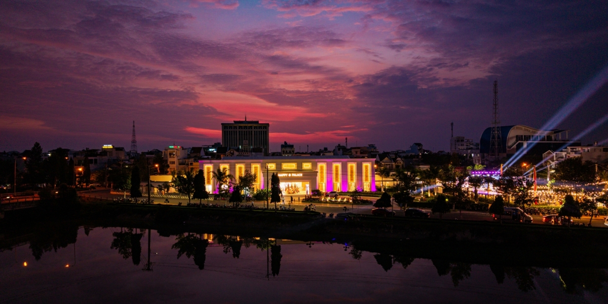 Happy Palace về đêm