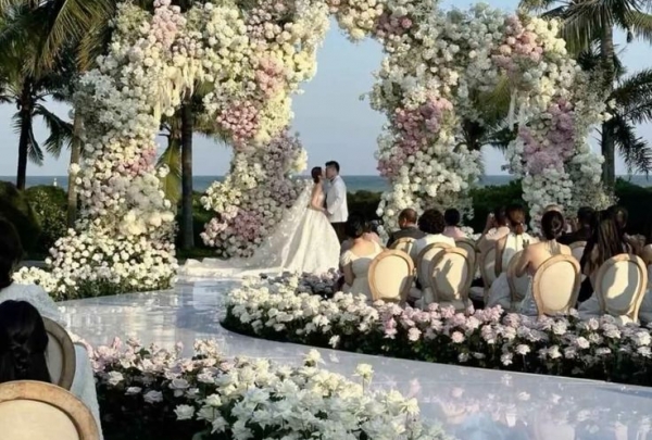 Sảnh tiệc ngoài trời lên ngôi: Trải nghiệm tổ chức tiệc phong cách châu Âu giữa lòng Phan Thiết